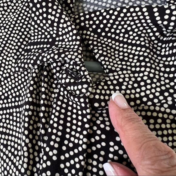 PLUS SIZE Lane Bryant Black & Cream Long Sleeve stretchy Blouse size 14/16 - Picture 5 of 7